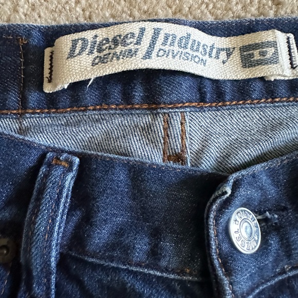 Diesel jeans boot cut with button up fly. RN 93243 CA 25594. Size 34 - Picture 3 of 6